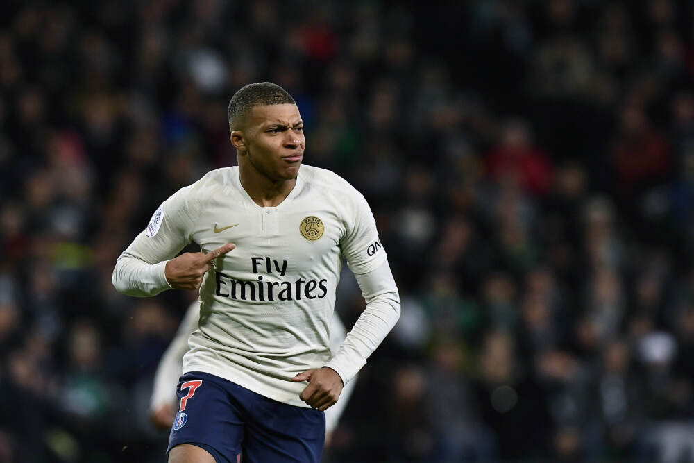 光动能腕表新宠：西铁城CC5006-06L让时间与品味同步